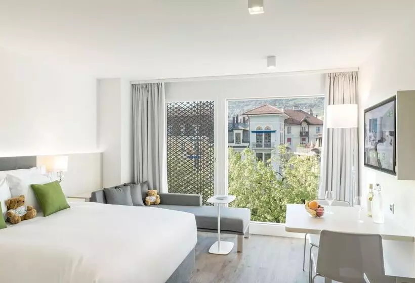 Hotelli Base Vevey