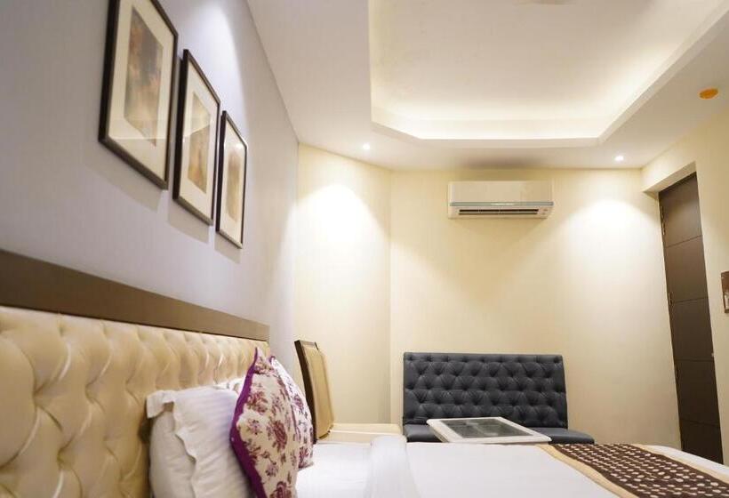 هتل The Kalinga Inn