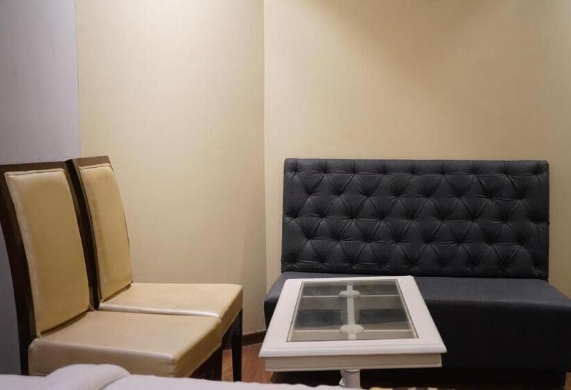 هتل The Kalinga Inn