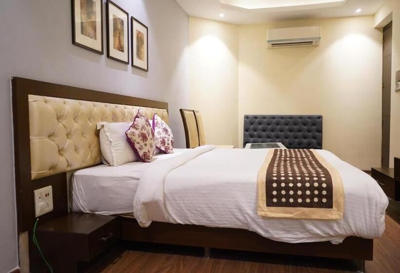 هتل The Kalinga Inn