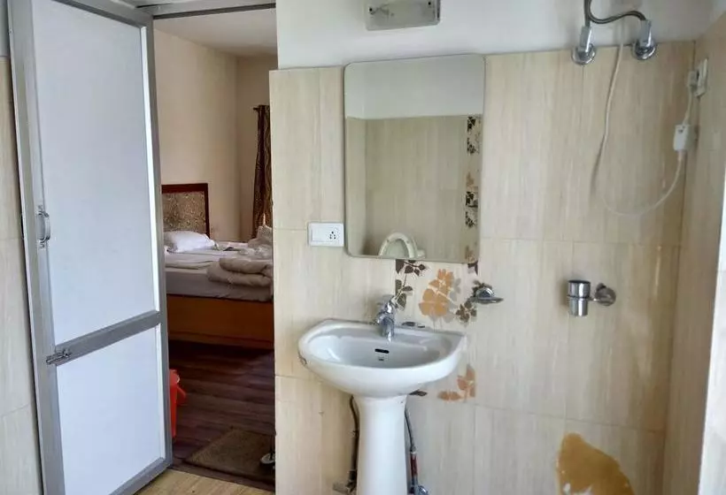 Hotel Tsaskan