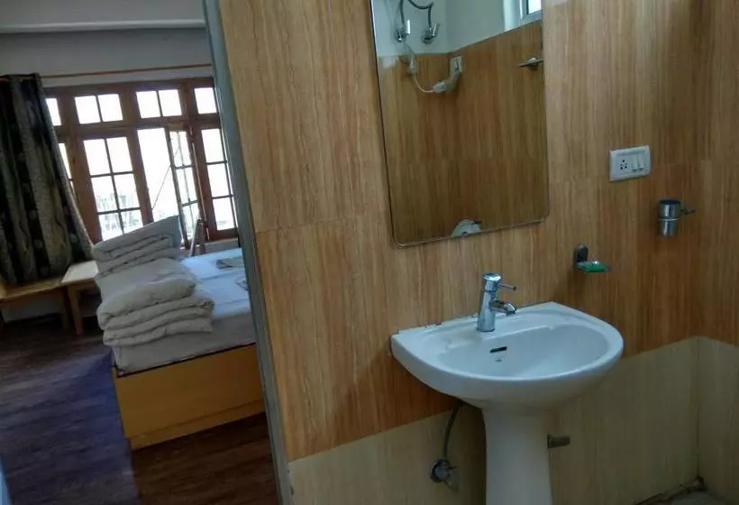 Hotel Tsaskan