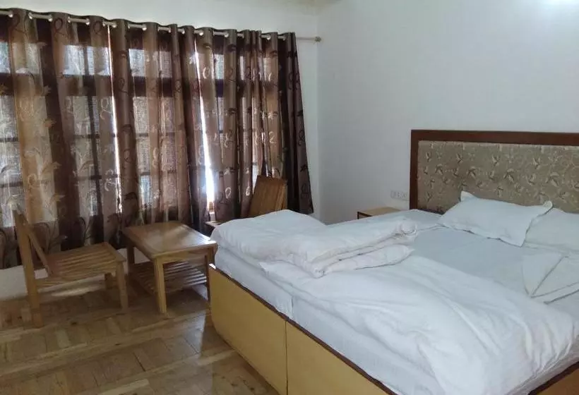 Hotel Tsaskan