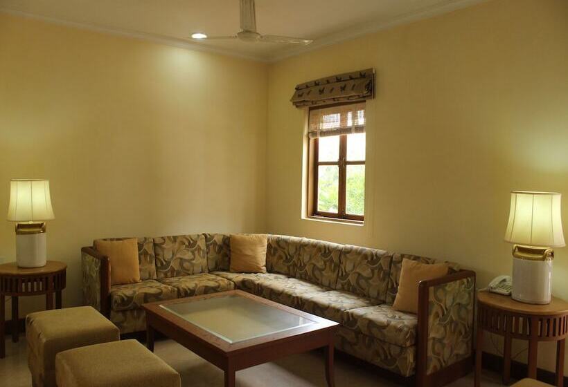 Oyo 9622 Home 1bhk Colva Poolside Luxury