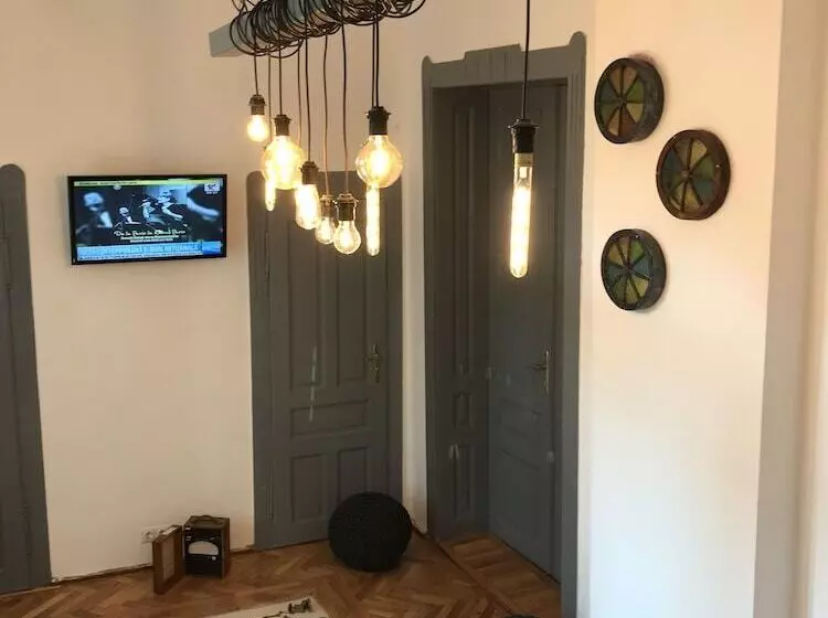 Passpartout Hostel