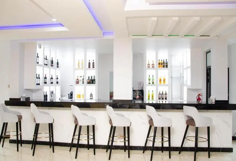 Wils Hotel Supreme