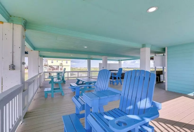 Walk To Beach: Home W/ Hot Tub & Deck In Gilchrist