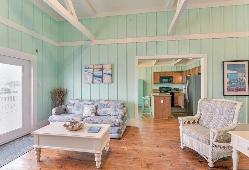 Walk To Beach: Home W/ Hot Tub & Deck In Gilchrist
