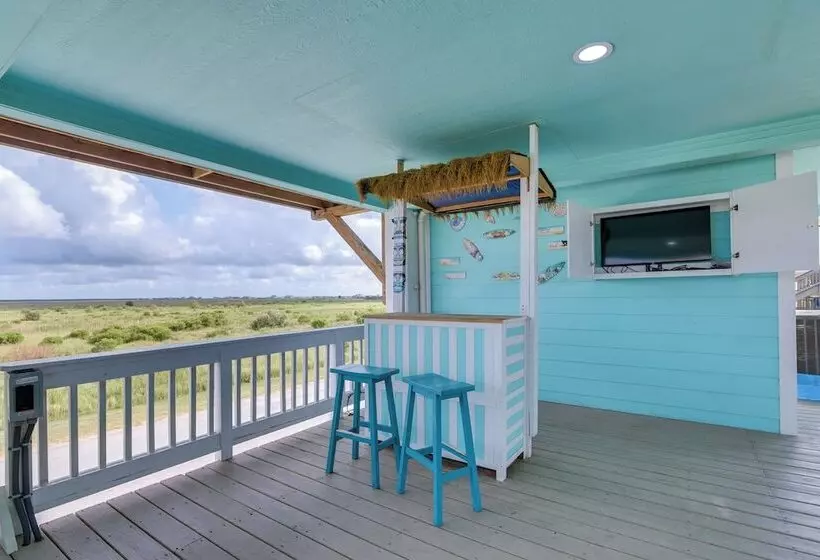 Walk To Beach: Home W/ Hot Tub & Deck In Gilchrist