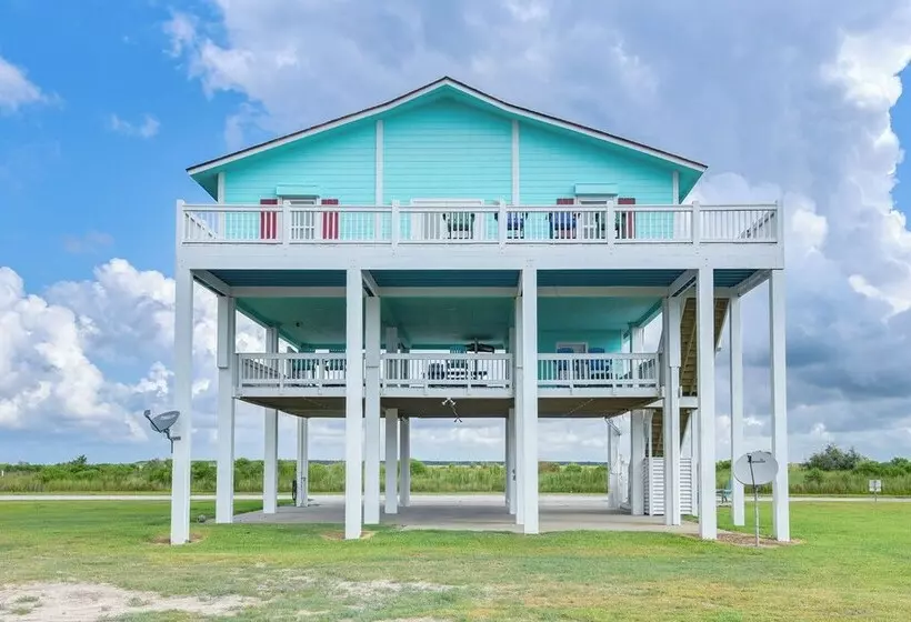 Walk To Beach: Home W/ Hot Tub & Deck In Gilchrist