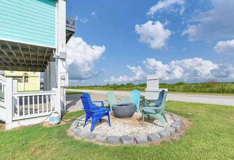 Walk To Beach: Home W/ Hot Tub & Deck In Gilchrist