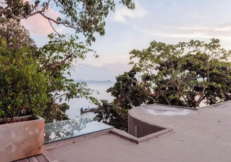 Hotelli Vows Villa Beachfront