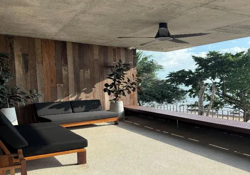 Hotelli Vows Villa Beachfront