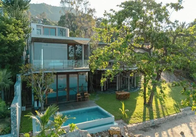 Hotelli Vows Villa Beachfront