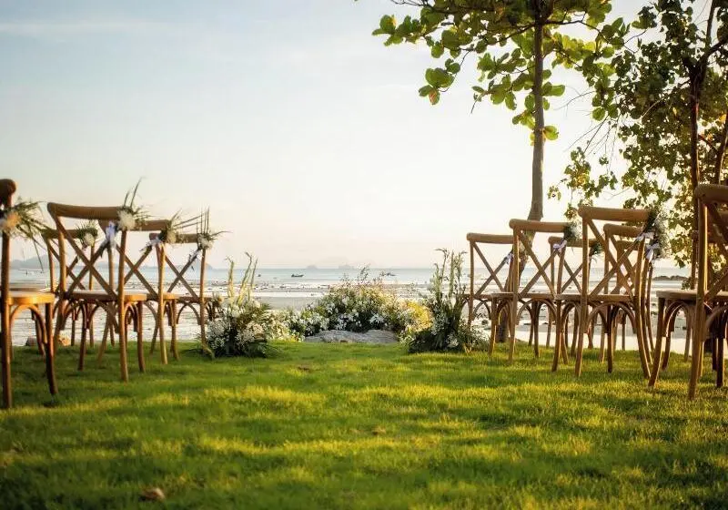 Hotelli Vows Villa Beachfront