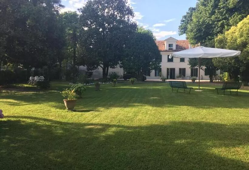 Aamiaismajoitus (B&B) Ca' Settecento Villa Cavazza Querini