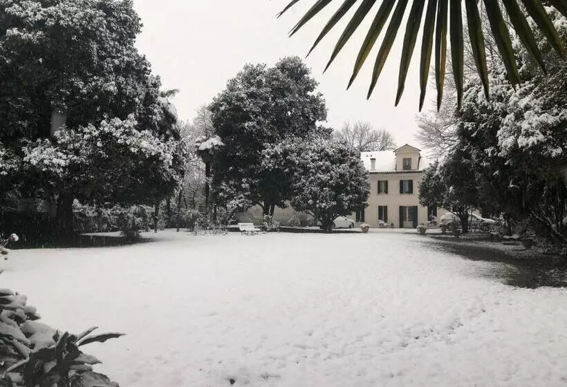 Aamiaismajoitus (B&B) Ca' Settecento Villa Cavazza Querini