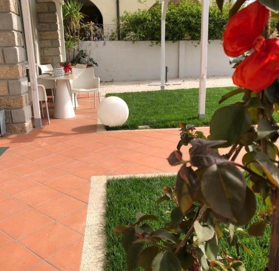 تختخواب و صبحانه City Garden Guest House