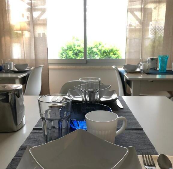 تختخواب و صبحانه City Garden Guest House