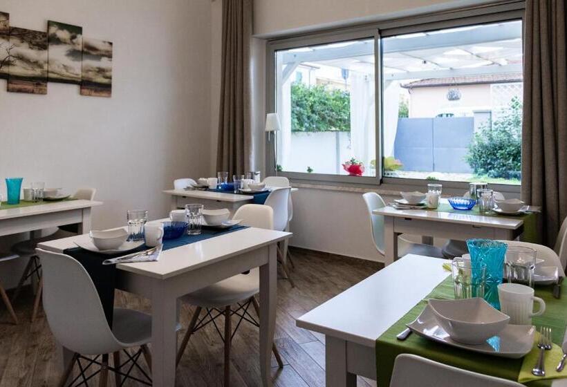 تختخواب و صبحانه City Garden Guest House