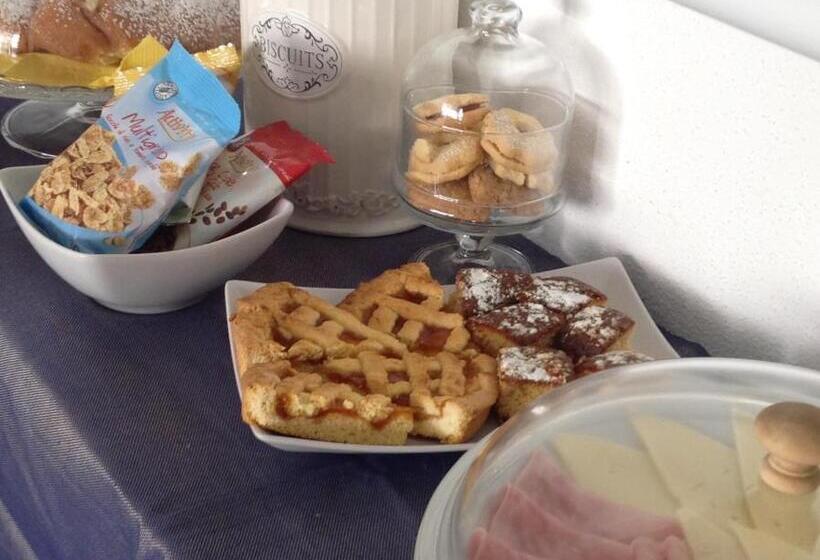 تختخواب و صبحانه City Garden Guest House