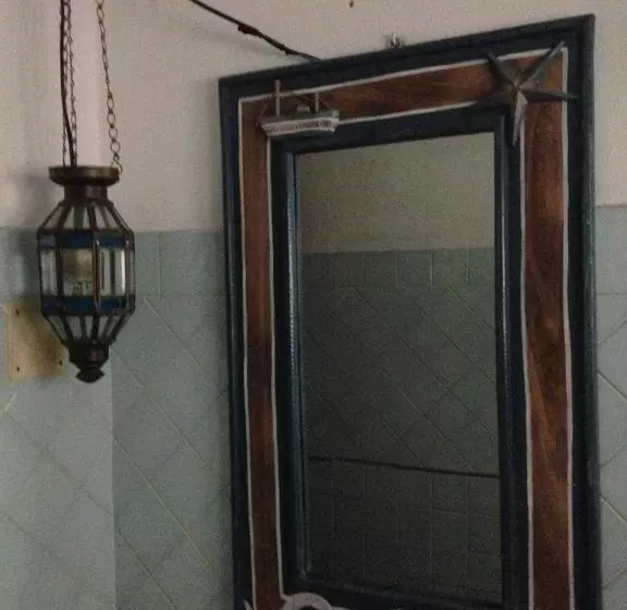 تختخواب و صبحانه La Lampara
