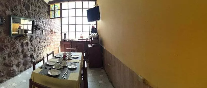 Blacky Hostel And Apartments