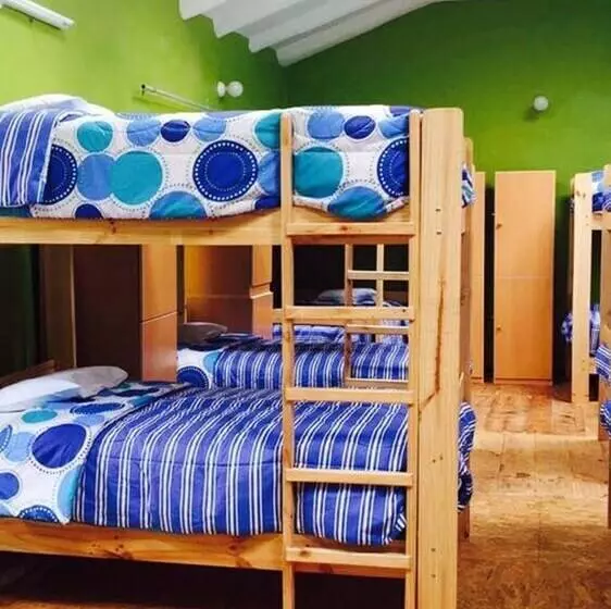 Blacky Hostel And Apartments