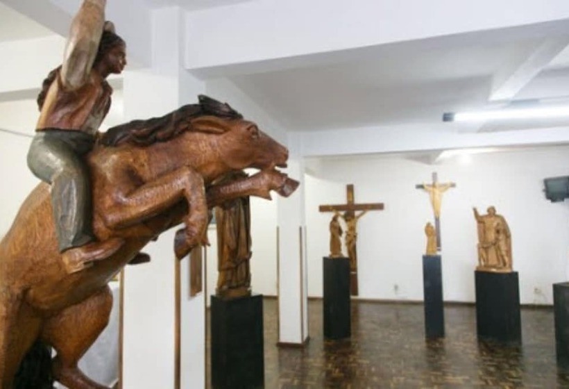 Отель 13 Linden