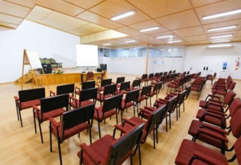 Отель 13 Linden