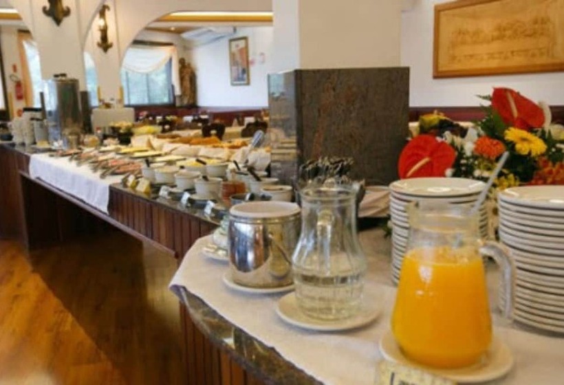 Отель 13 Linden