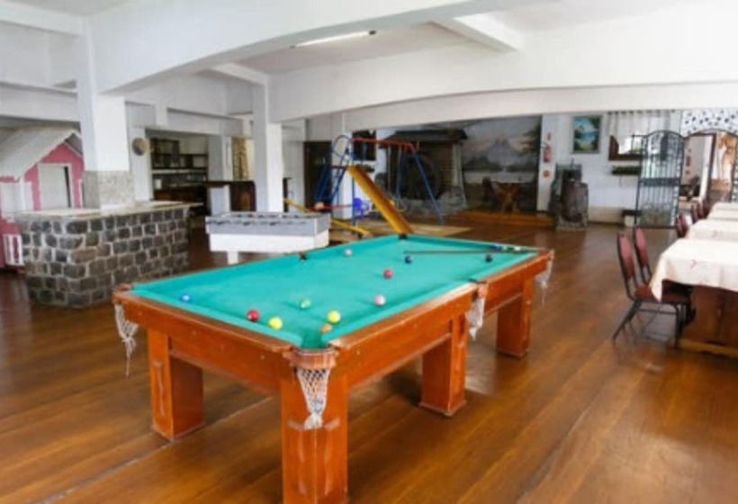 Отель 13 Linden