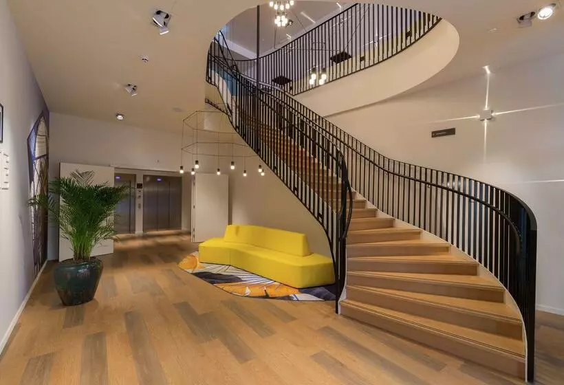 هتل Hampton By Hilton Antwerp Central Station
