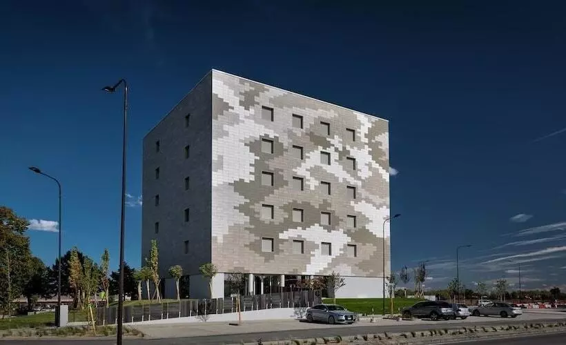 Hotel The Cube
