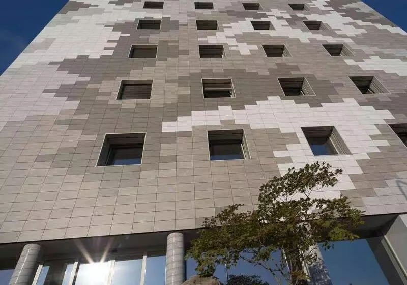 Hotel The Cube