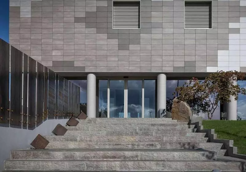 Hotel The Cube