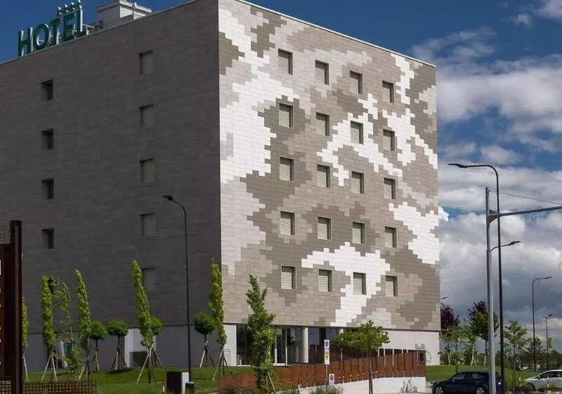 Hotel The Cube