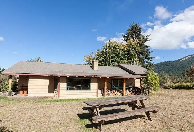 Hood View 4 Bedroom Cabin By Redawning