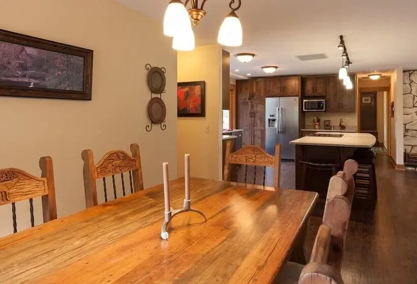 Hood View 4 Bedroom Cabin By Redawning