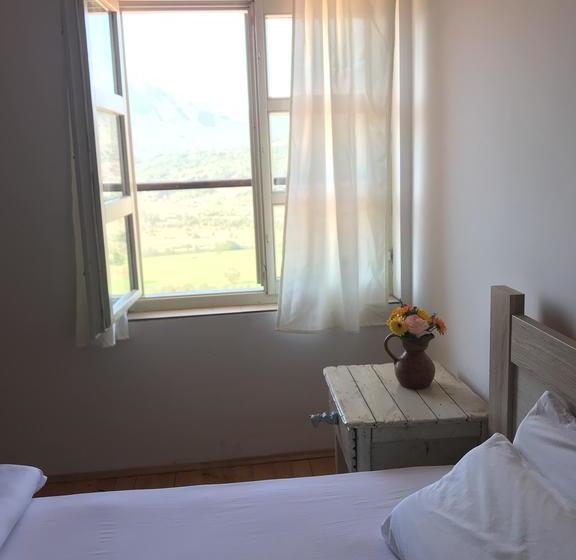 تختخواب و صبحانه Dembelija Rooms