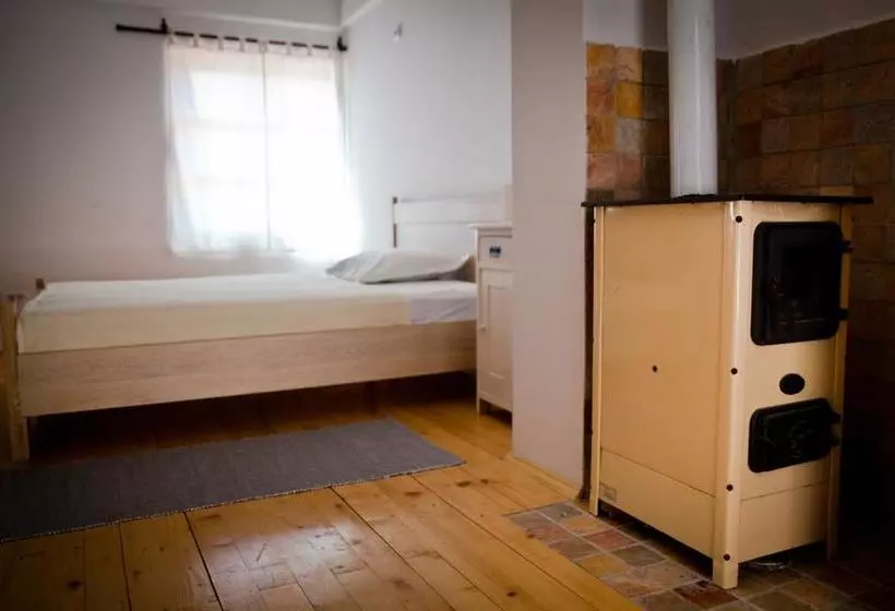 تختخواب و صبحانه Dembelija Rooms