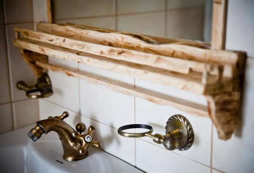 تختخواب و صبحانه Dembelija Rooms
