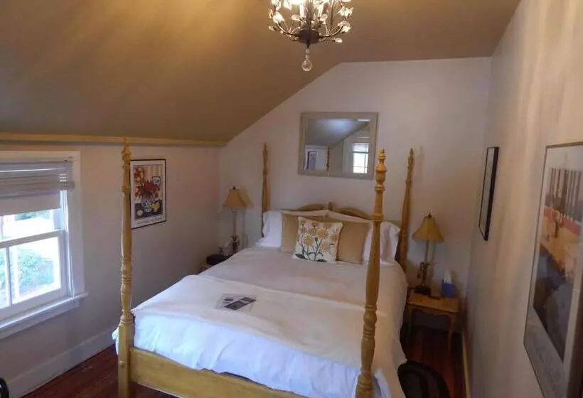 Aamiaismajoitus (B&B) Katys Inn