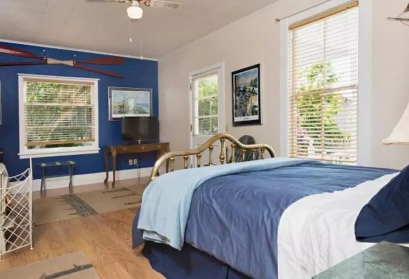 Aamiaismajoitus (B&B) Katys Inn