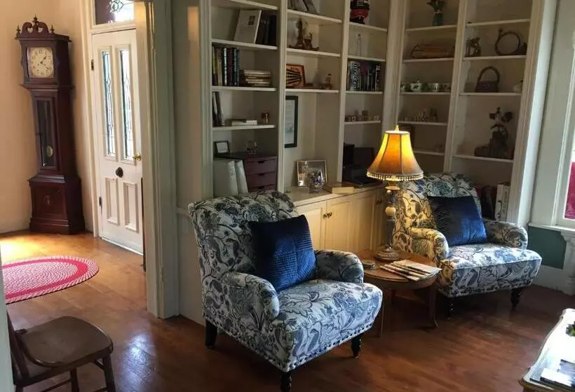 Aamiaismajoitus (B&B) Katys Inn