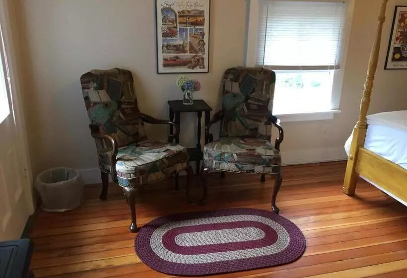 Aamiaismajoitus (B&B) Katys Inn