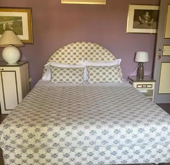 تختخواب و صبحانه L Elisea Maison De Charme