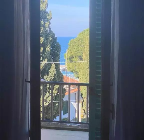تختخواب و صبحانه L Elisea Maison De Charme