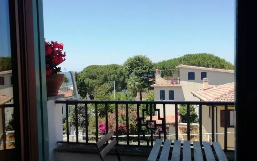 تختخواب و صبحانه L Elisea Maison De Charme