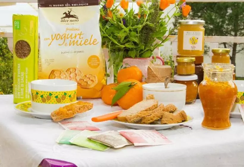 ベッドアンドブレックファースト La Zagara